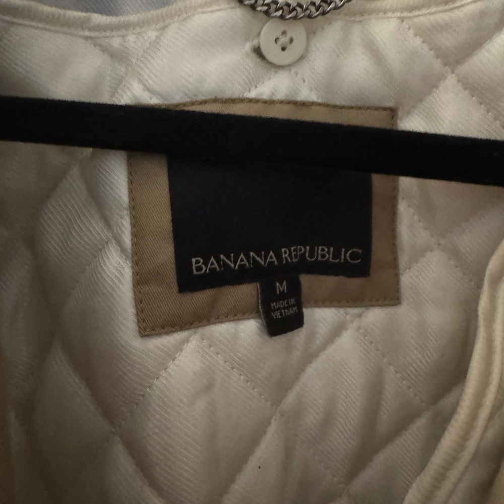 Banana Republic Women's Beige Trench Coat - Picture 2 of 6